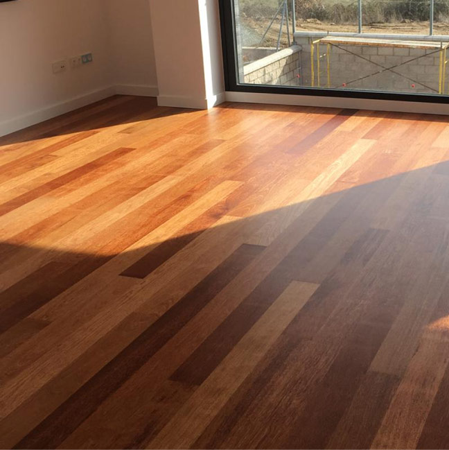 Tarimas de madera maciza interior